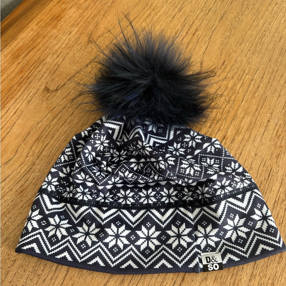 Navy D&SO women jacquard hat